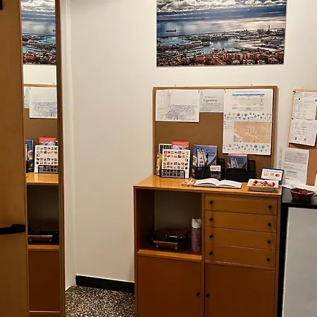 Ligustico Oda ve Kahvaltı 3*